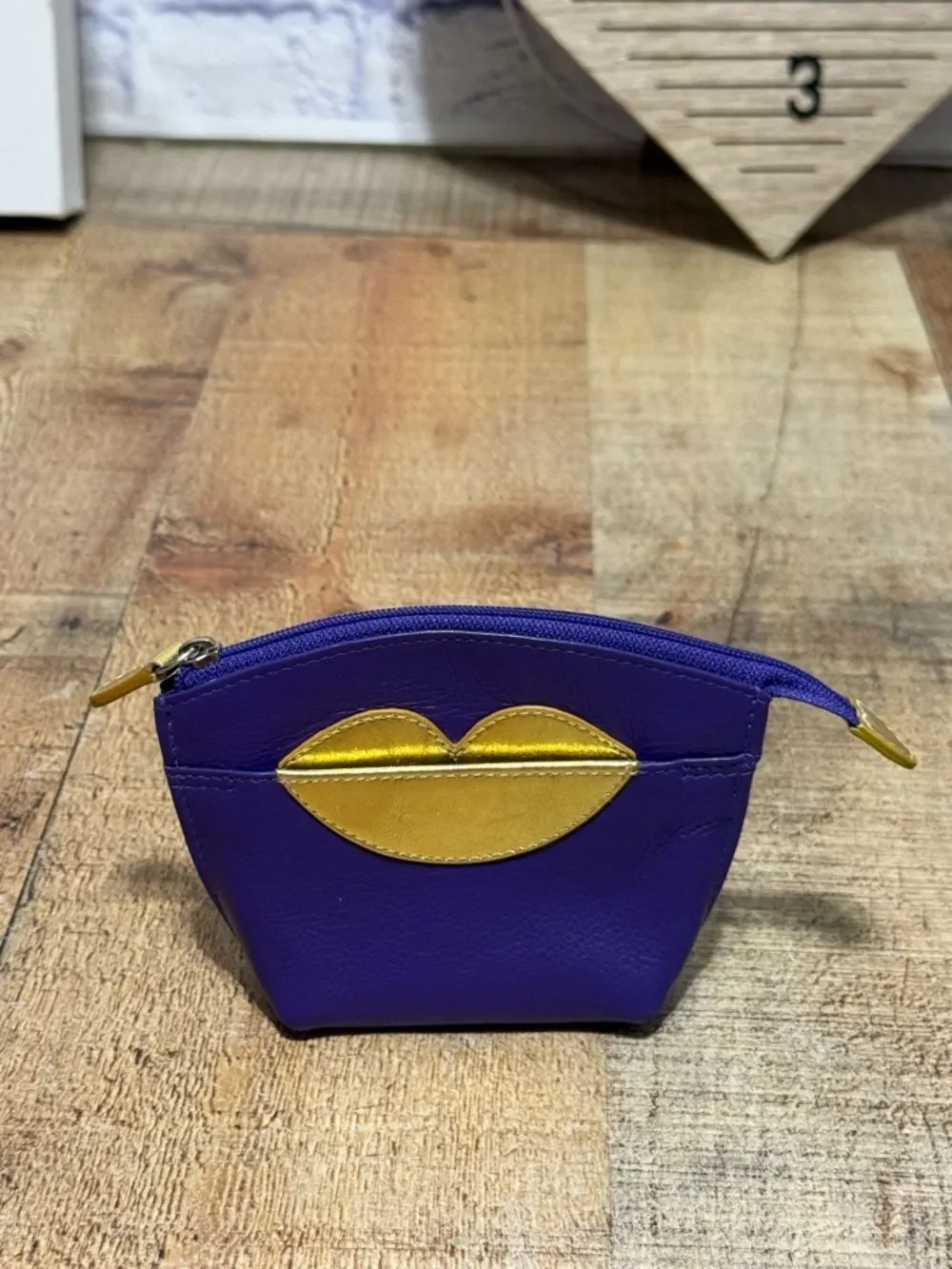 iLi New York Ladies Leather Lip Cosmetic Pouch RFID purple